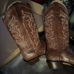 Ariat Tan Leather Cowboy Boots BRAND NEW!